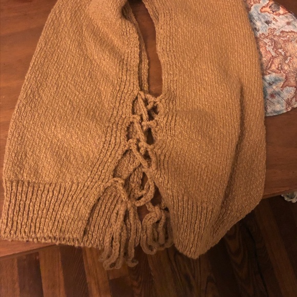 Urban Outfitters Camel Crochet Top - Picture 4 of 5